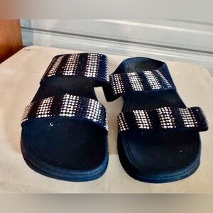 FitFlop navy blue slip on sandals with bling
Size 5